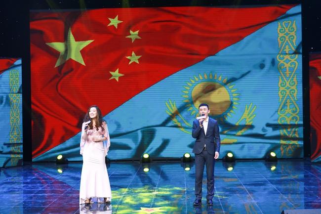 演唱《国家》-卢赟摄 演唱《国家》-卢赟摄